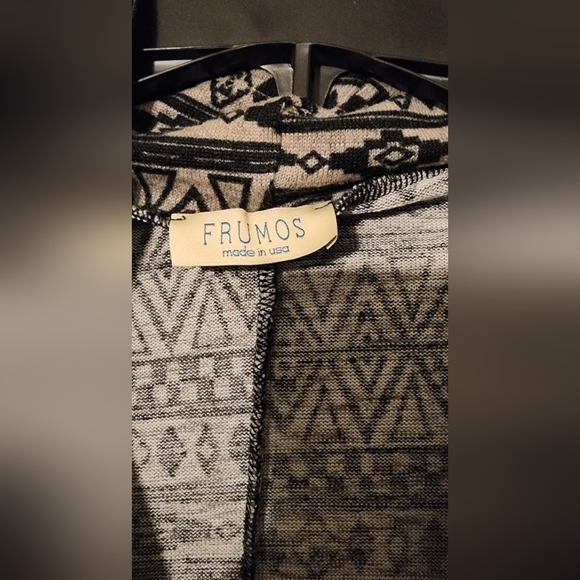 Frumos tunic sweater, size 2X, black and beige - Picture 4 of 4